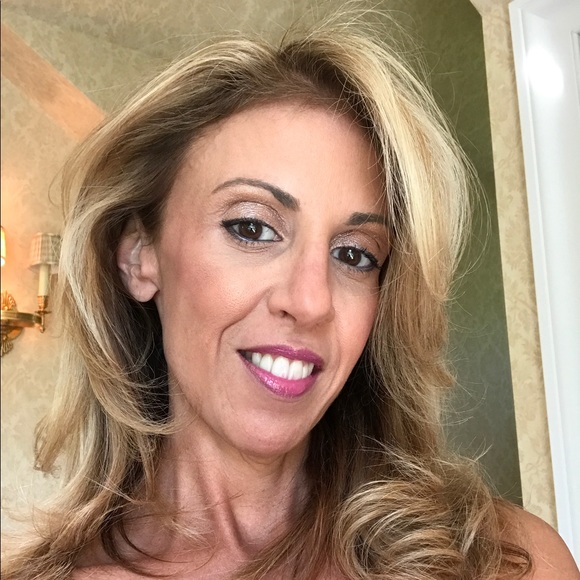 Meet your Posher, Karyn - Picture 1 of 1