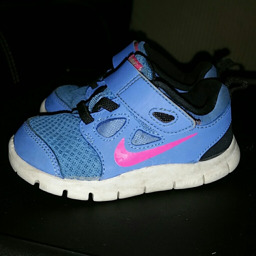 Toddler girls Nike frees