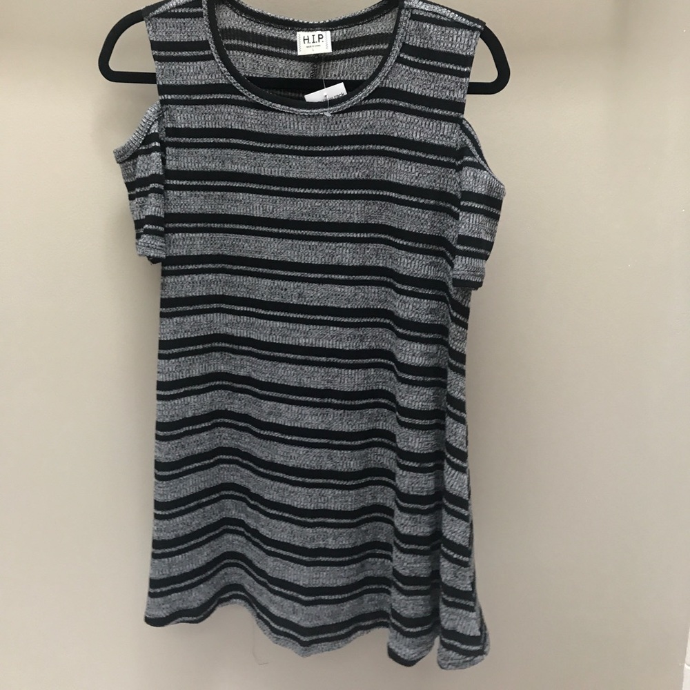 NWT! Short Sleeve Flowy Top with Open Shoulders