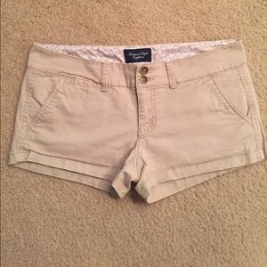 American Eagle Stretch Khaki Shorts Size 4