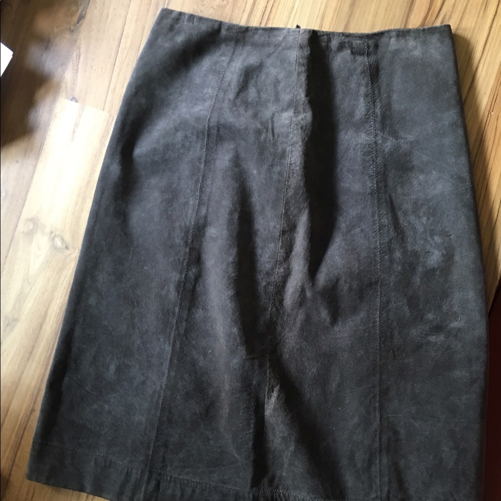 Vintage-like gray brown suede knee length skirt