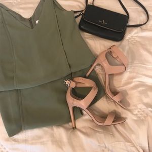 Strappy nude Charles David heels. Size: 7.5