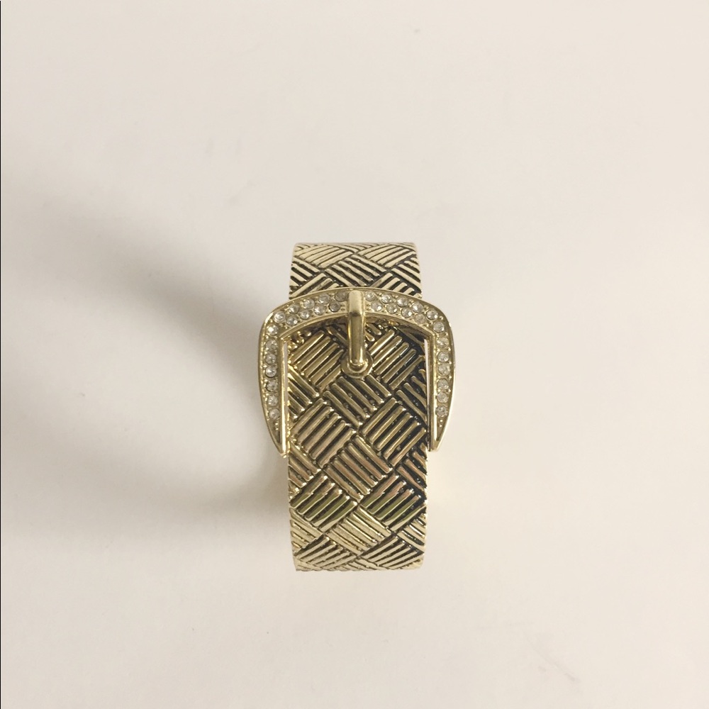 Buckle cuff bracelet