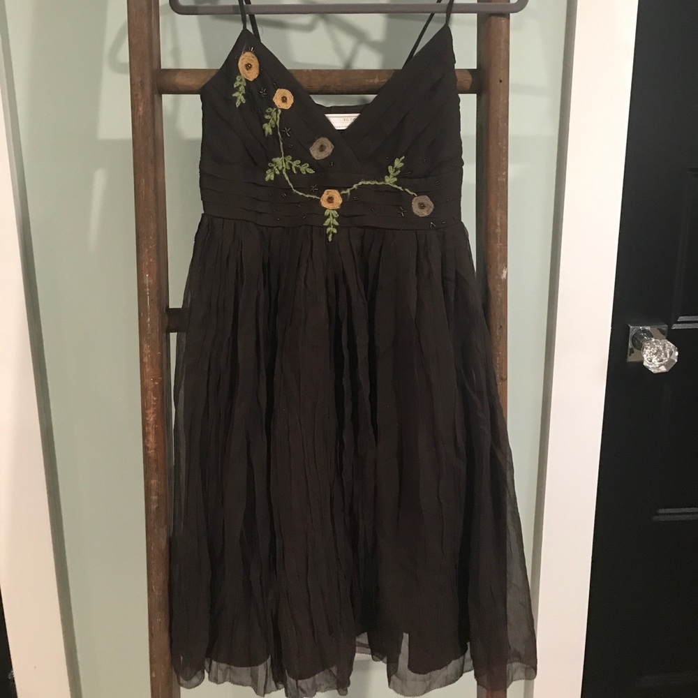 Party dress with beautiful flower detail