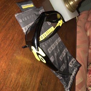 Oakley livestrong sunglasses with case