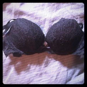 NEVER WORN Victoria's Secret push up bra
