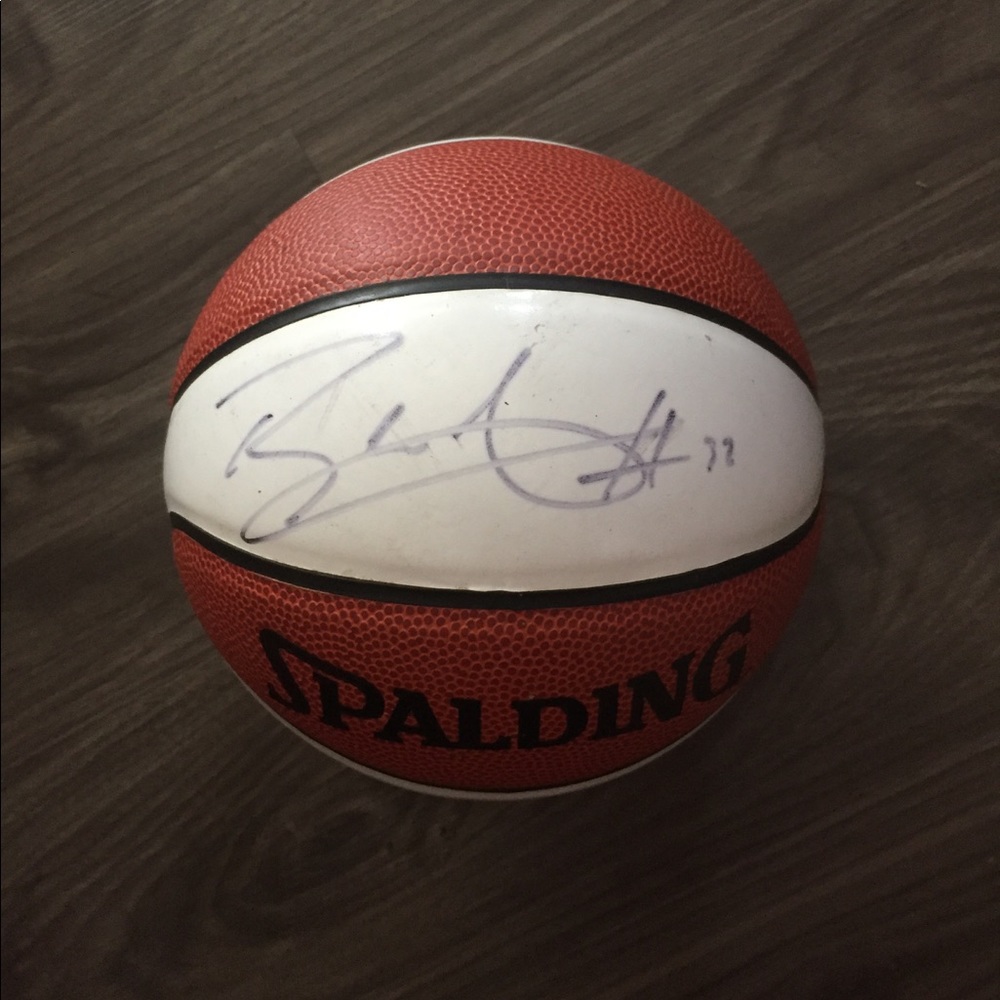 SIGNED BLAKE GRIFFIN BALL