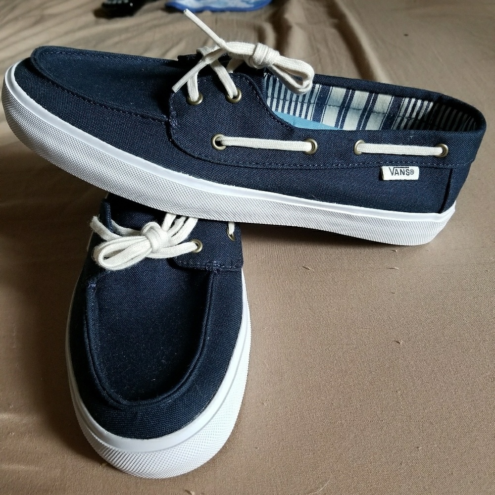 Navy blue chauffeur vans