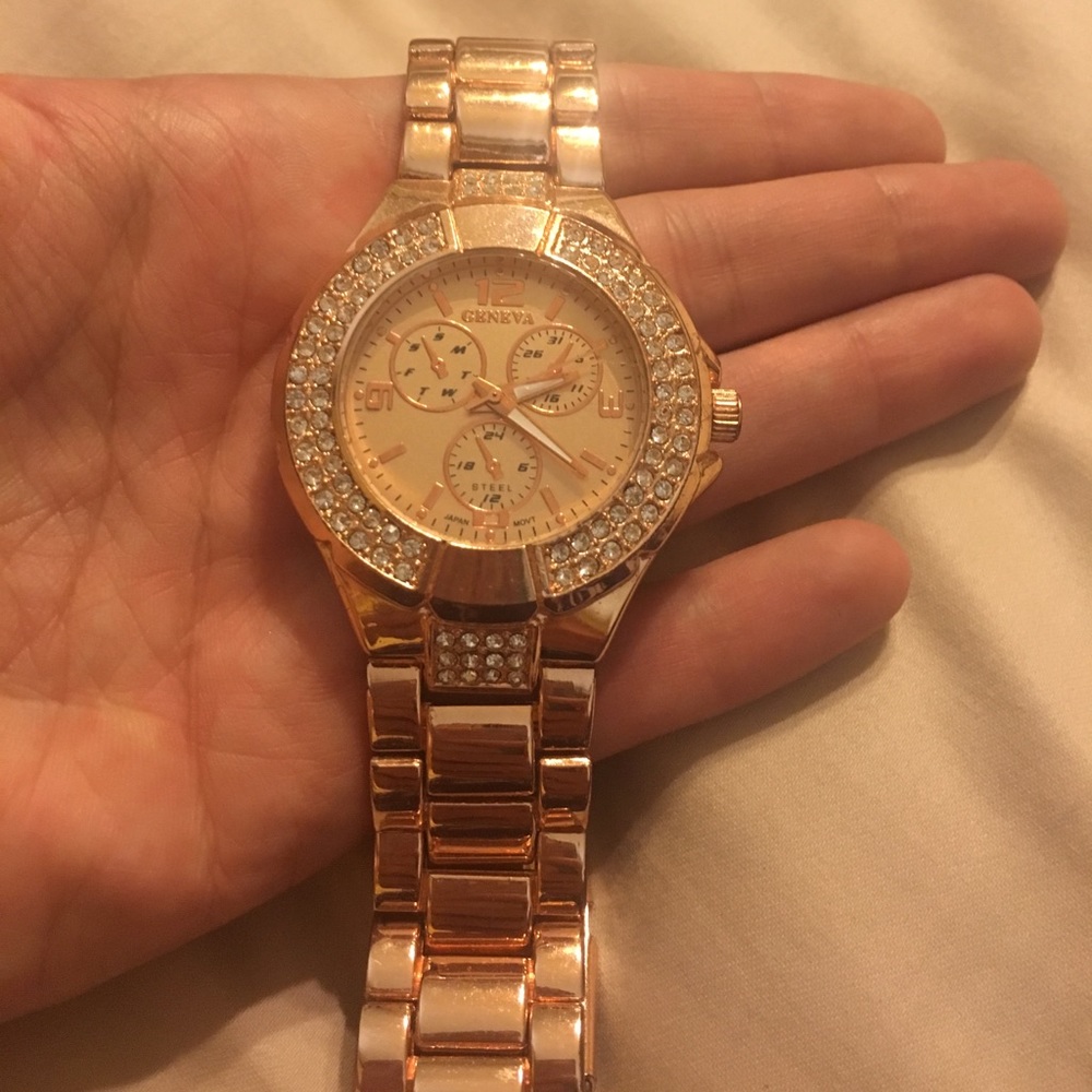 Rose gold fashion watch