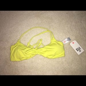 Billabong bikini top size large