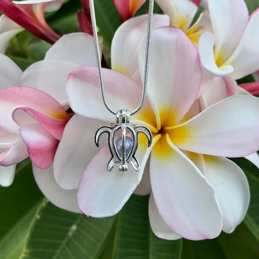 Akoya Saltwater Oyster & Sea Turtle Necklace