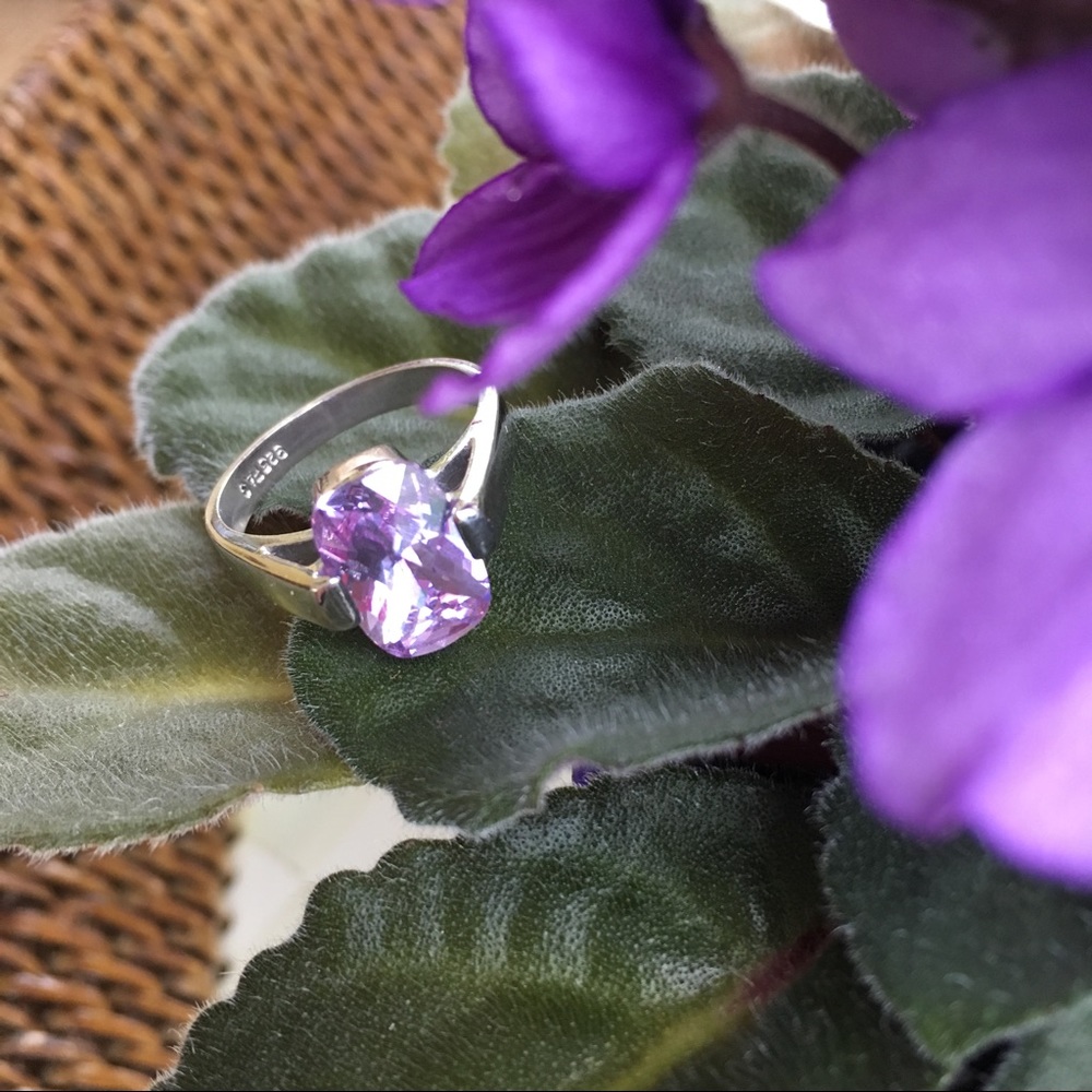 Ladies ring size 8