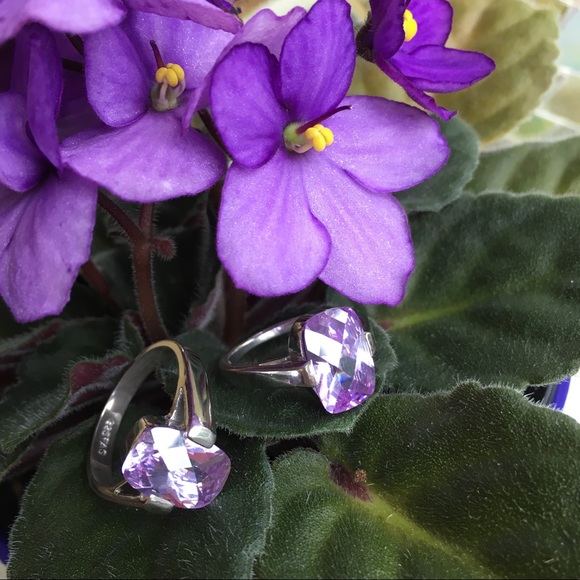 Ladies ring size 8 - Picture 3 of 3