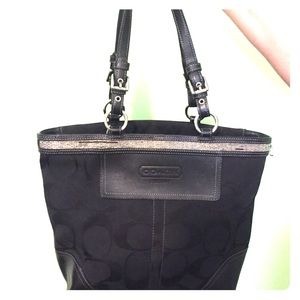 Coach purse!!! Great deal!!!