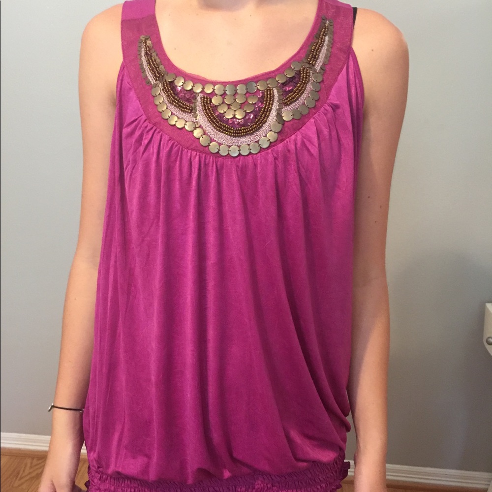 Embellished neck Magenta sleeveless Top