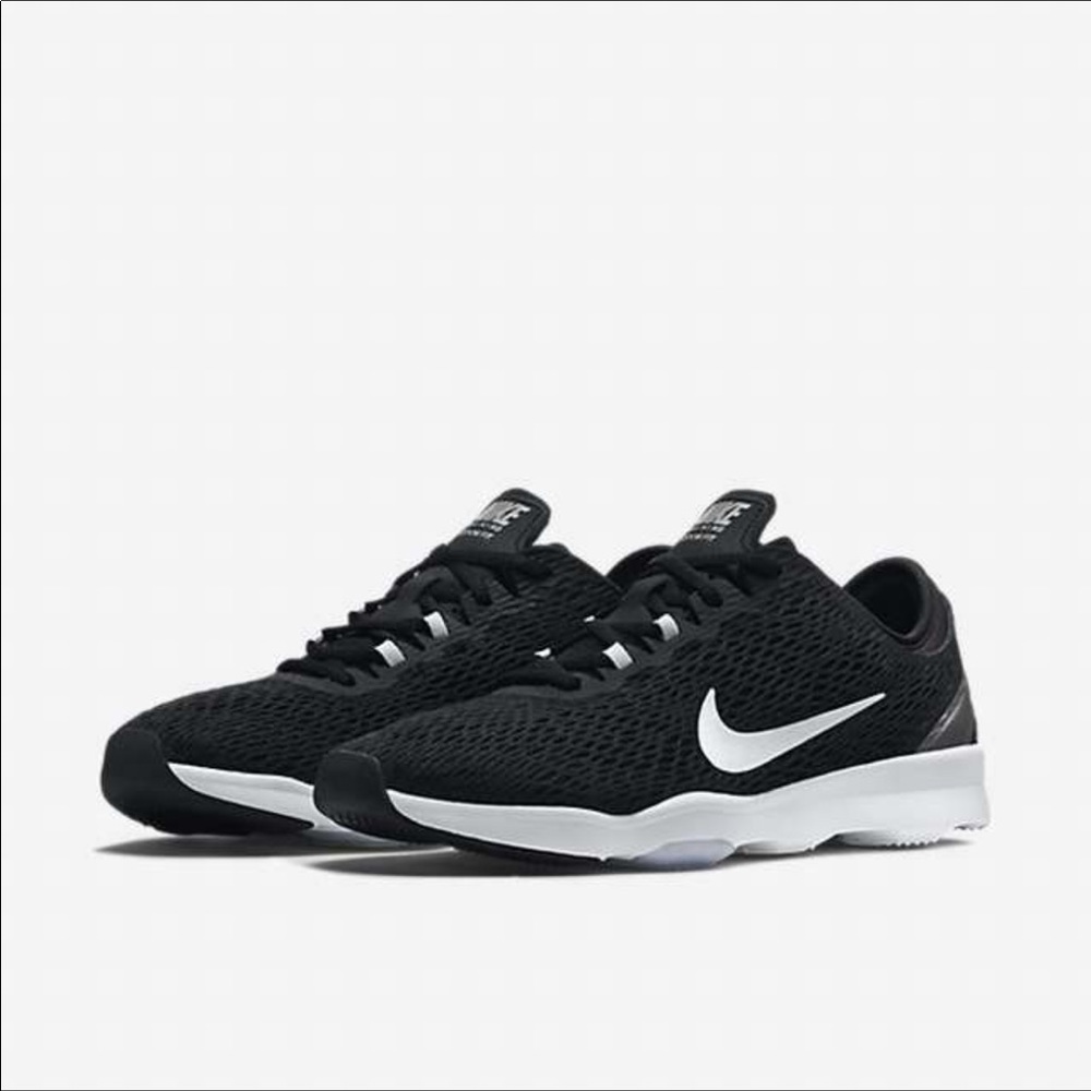Nike zoom black/white size women's size 7