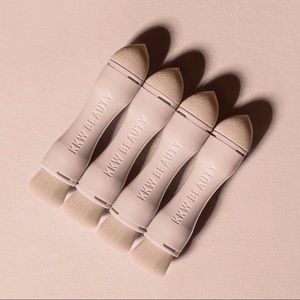 KKW Beauty Brush