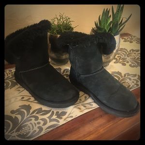 UGG Mini Bailey Button