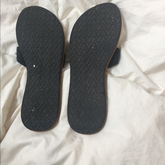 Reef tan/black flip flops - Picture 2 of 3