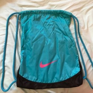 NIKE DRAW STRING BAG!!