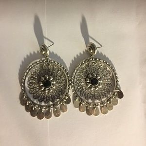 Round dangle earrings