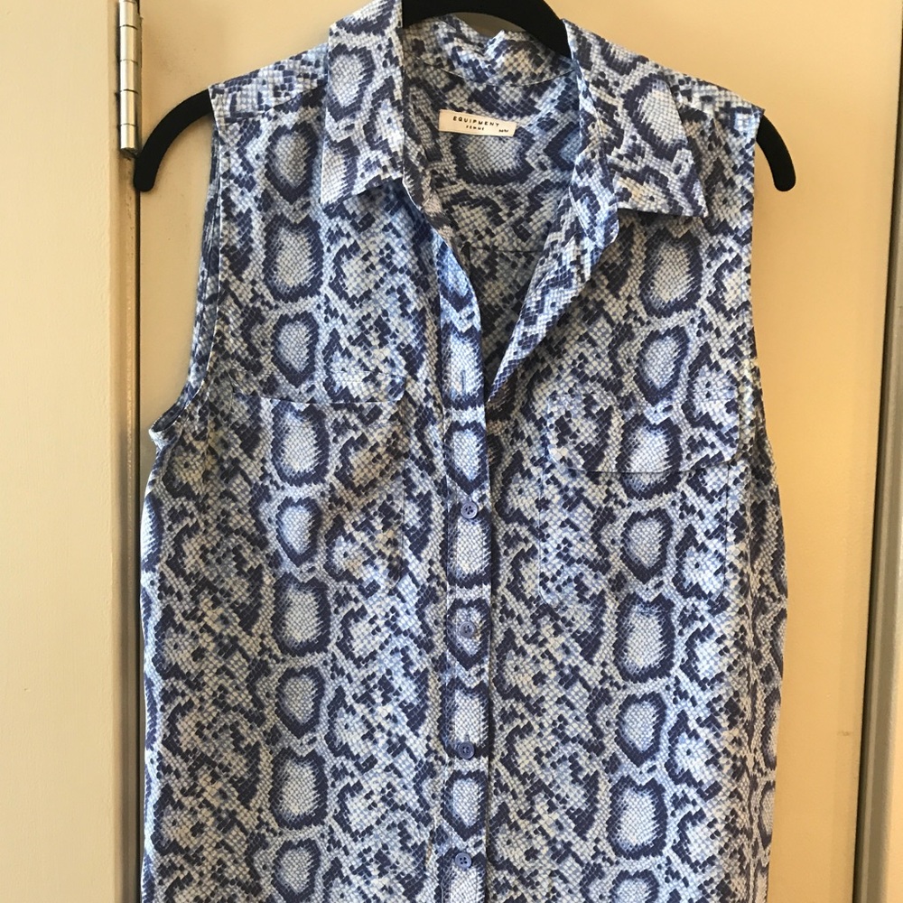 EQUIPMENT SIGNATURE SLEEVELESS BLUE REPTILE PRINT