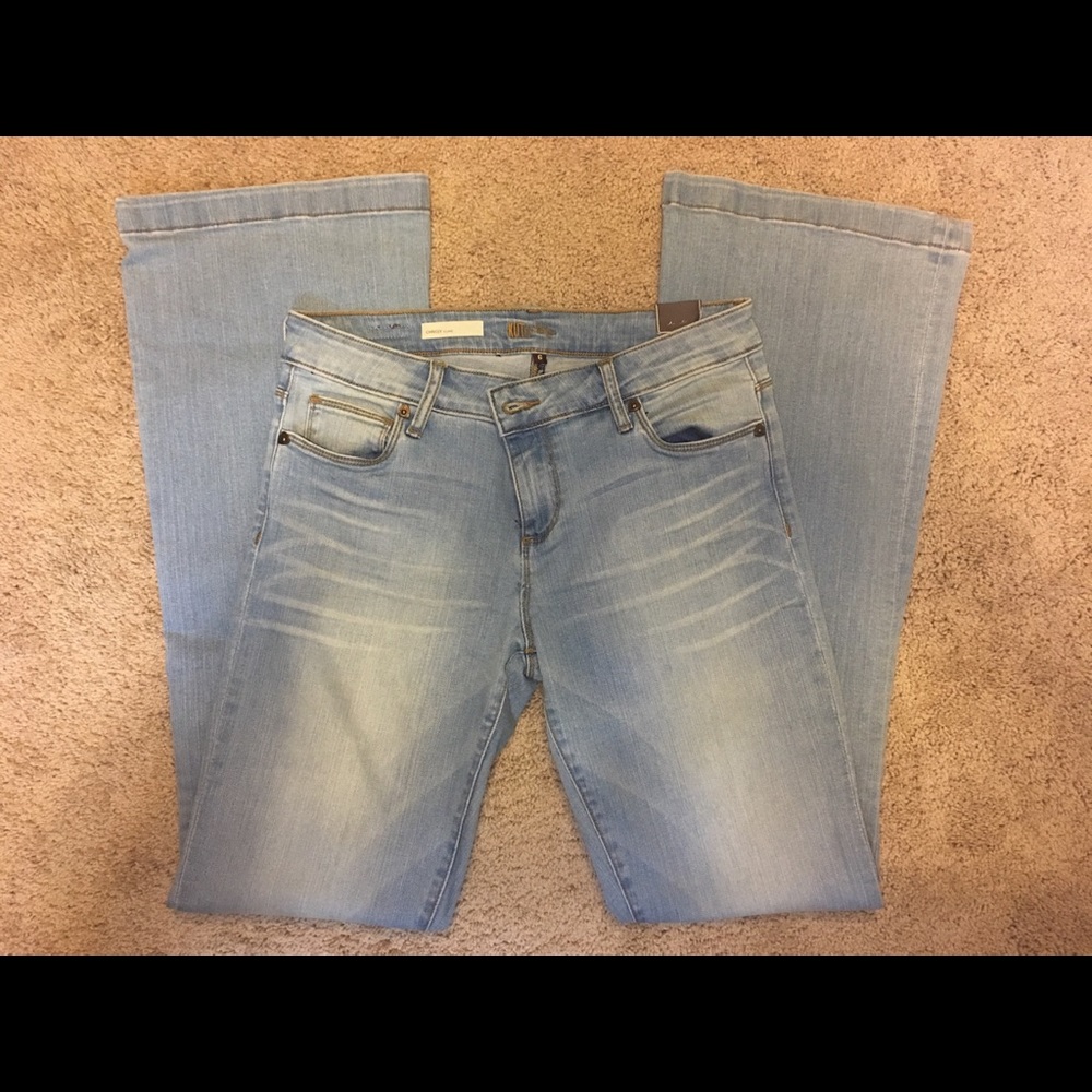 Kut from the Kloth Chrissy flare - size 6