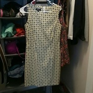 Adorable yellow patterned dress