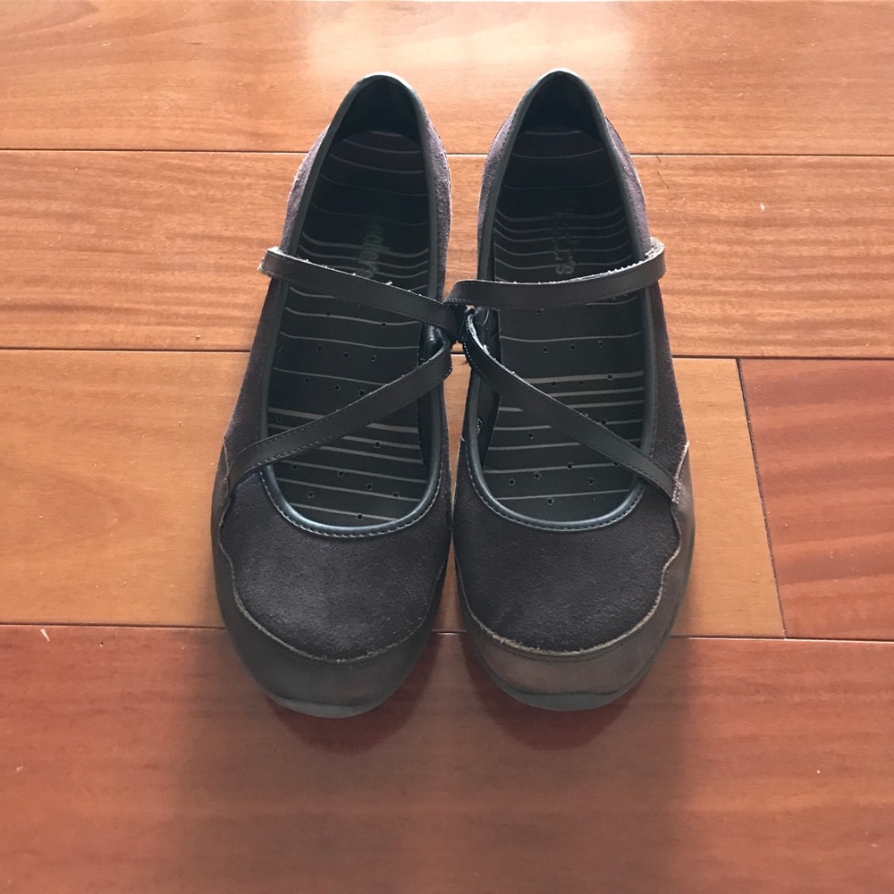 Chocolate brown Skechers