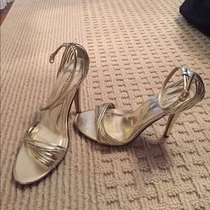 Gold Sandels