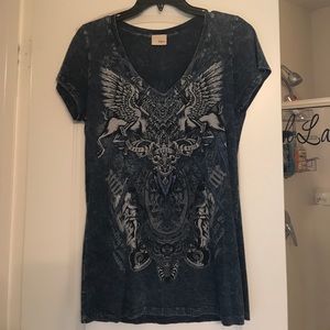 Blue fitted T with embellishment