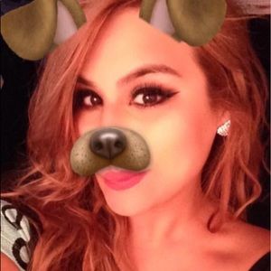 Meet your Posher, Daniela