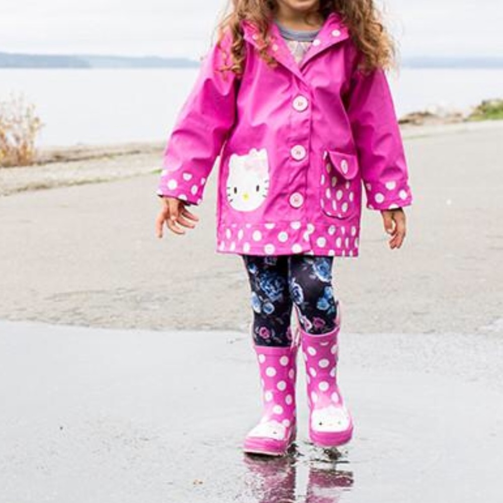 ☔️Western Chief Hello Kitty Raincoat 2T