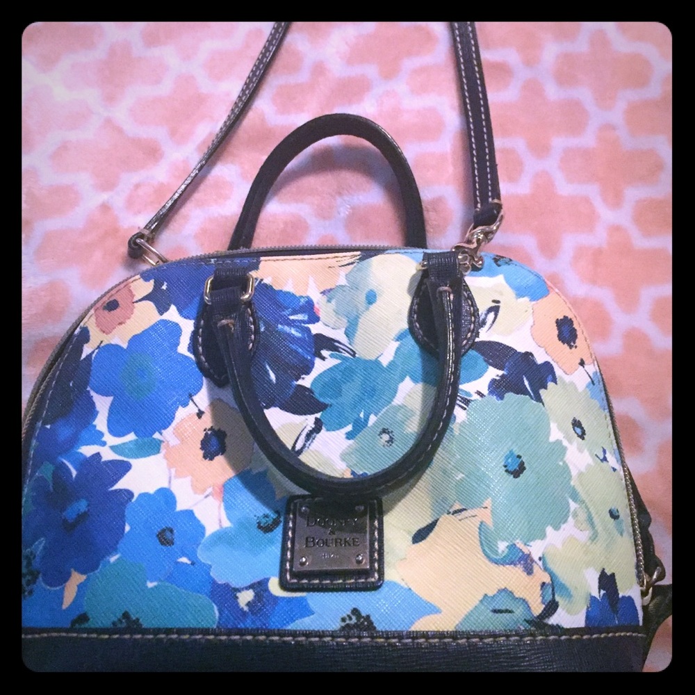 Dooney & Bourke cross body bag
