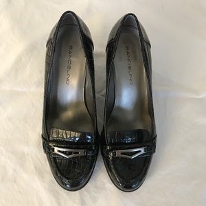 Bandolino Black Croco Patent Pumps size 8 M