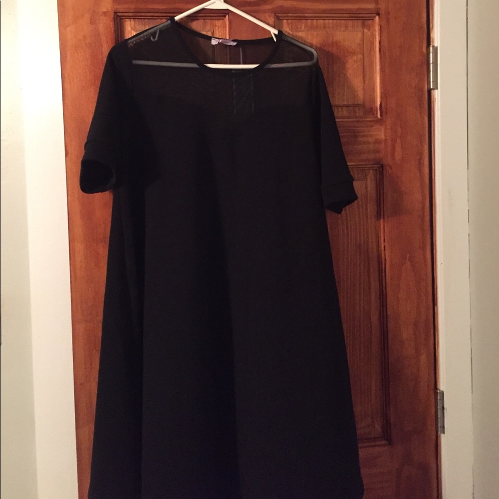 Black flowy maternity dress