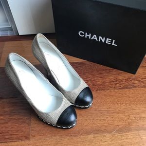 FINAL MARKDOWN 👉🏻Chanel Platform Pumps 7.5