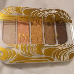 New eyeshadow makeup pallette