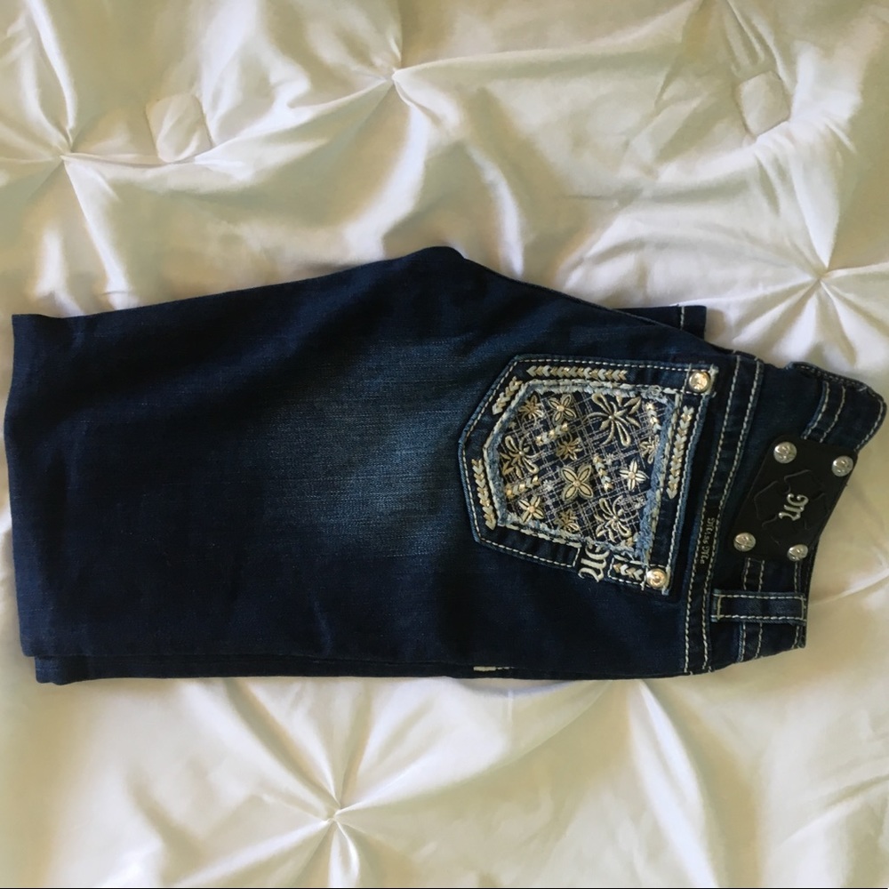 Miss me signature boot cut size 27