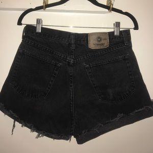 AUTHENTIC WRANGLER HIGH WAIST SHORTS