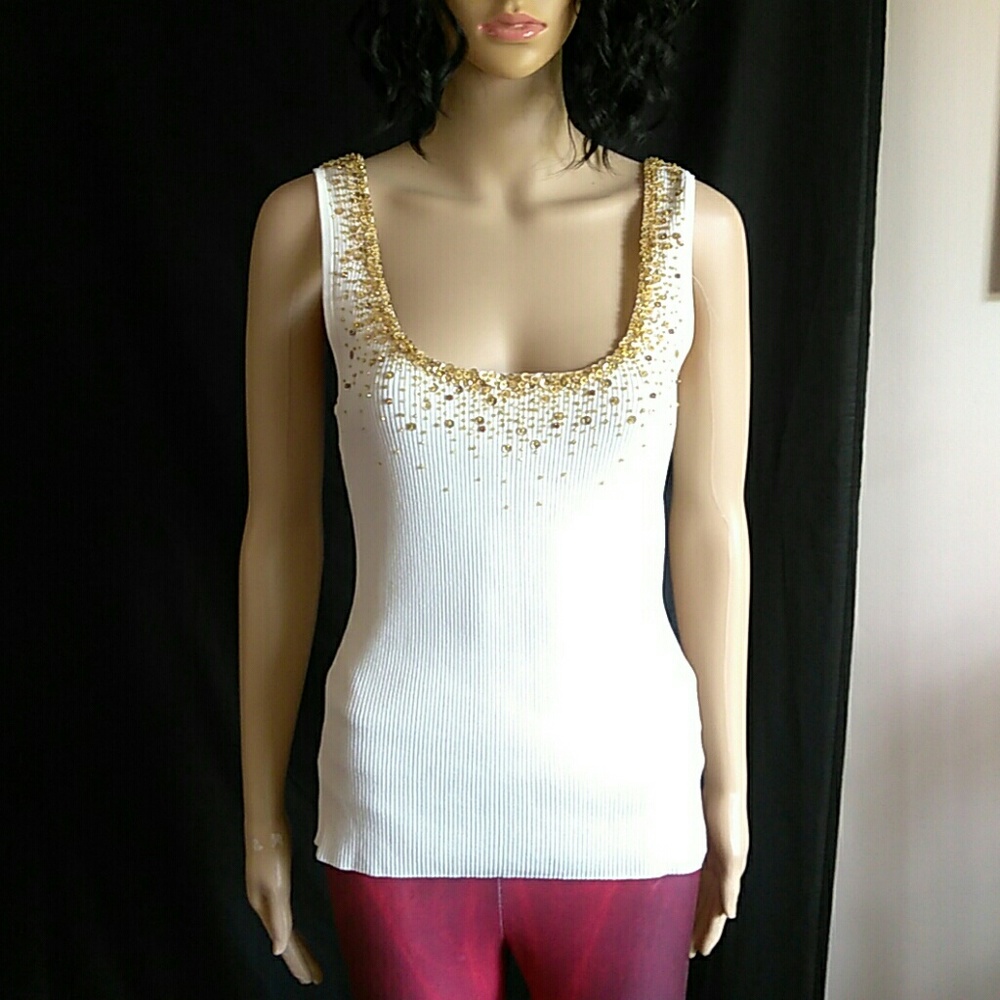 LIKE NEW 💓 CACHE! 😄 GORGEOUS TANK W GOLD BLING