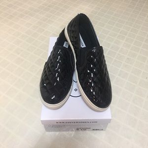 Steve Madden Quilted Flats