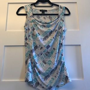 Feminine layer for suits or jackets