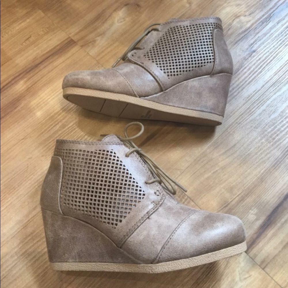 Size 6 women's wedges