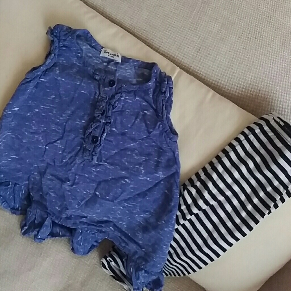 Splendid Top/Striped Leggings Outfit