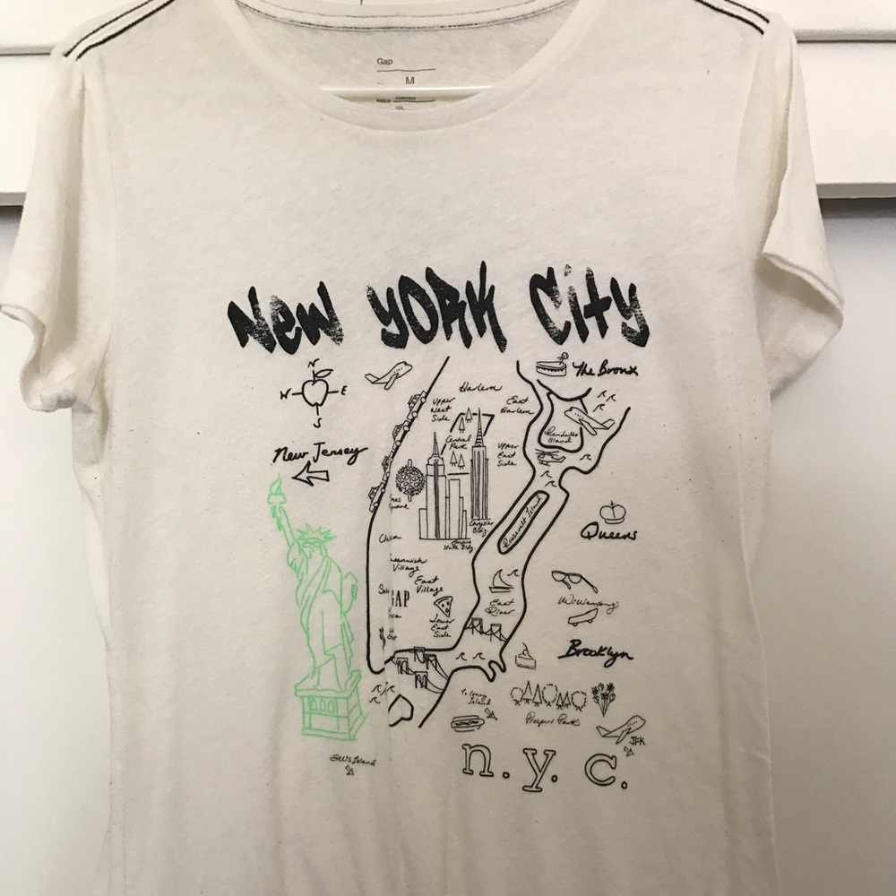 Gap t-shirt