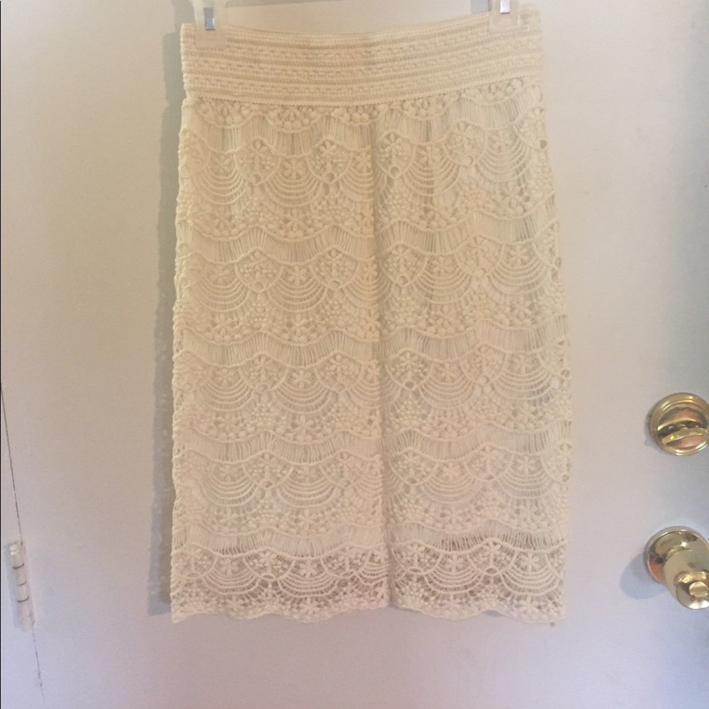 Lace pencil skirt