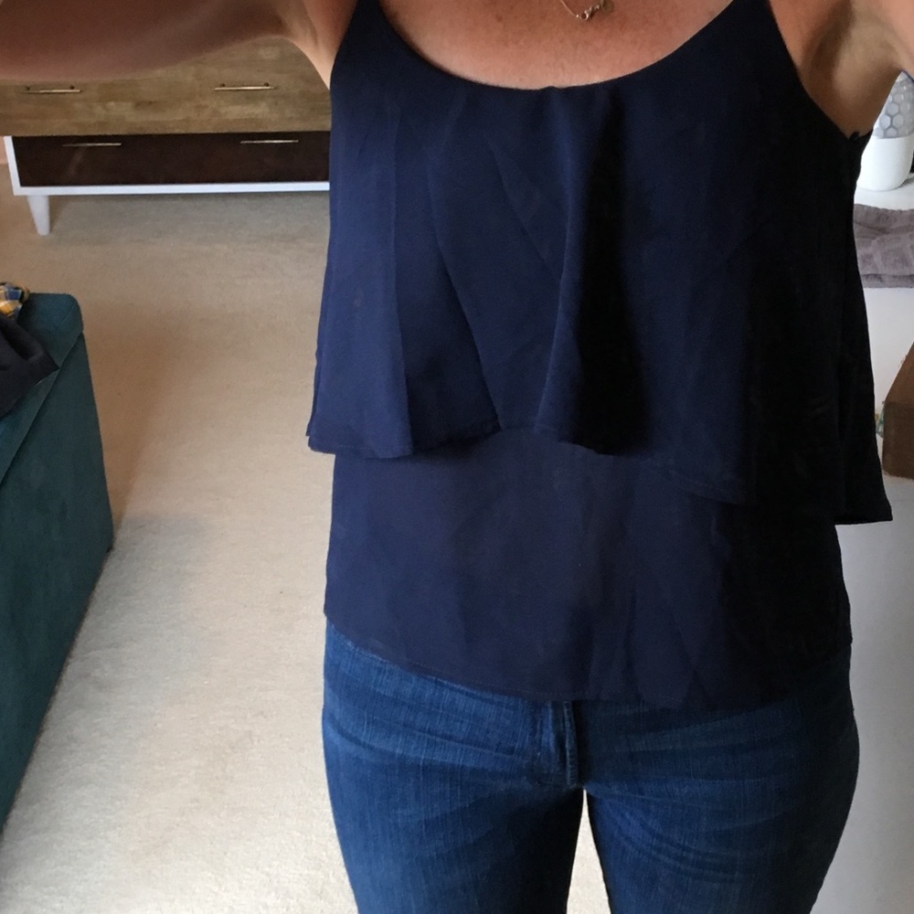 Blue simple tank with tier type layers