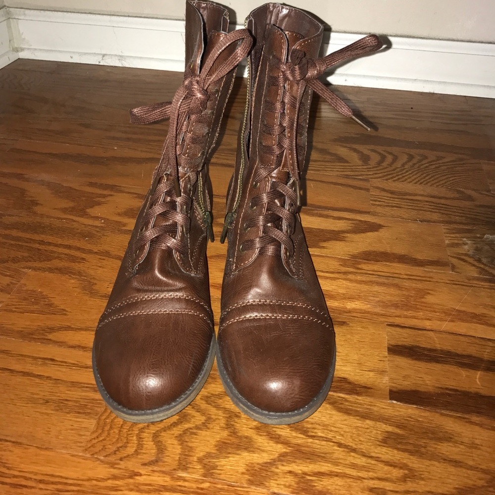 combat boots size 7 1/2