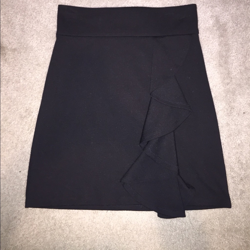 Black skirt with ruffle design on front